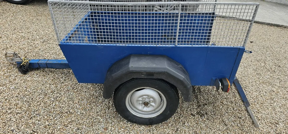Trailer - Image 1