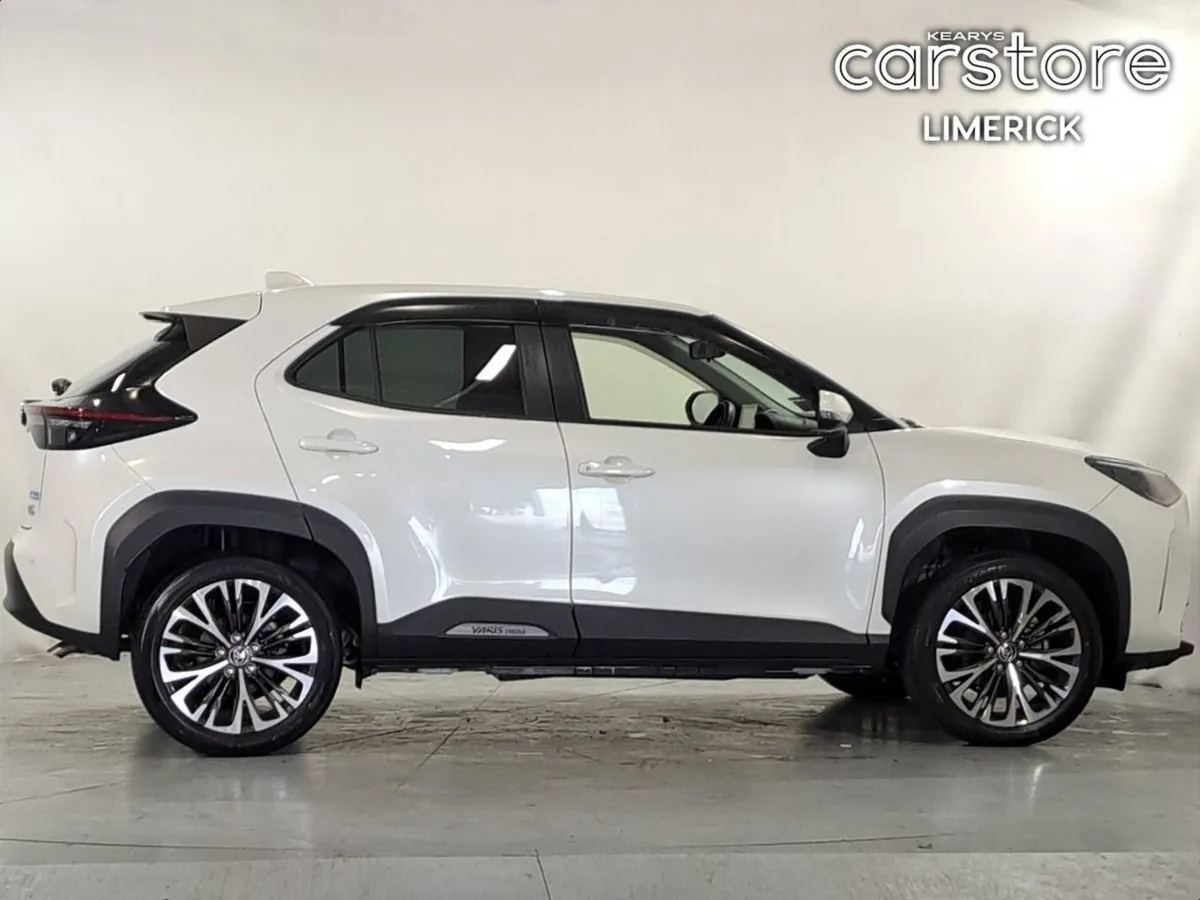 Toyota Yaris Cross 1.5 PET HYB Auto - Image 2
