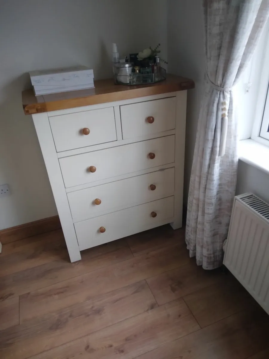 Somerset Brdroom furniture As new - Image 2