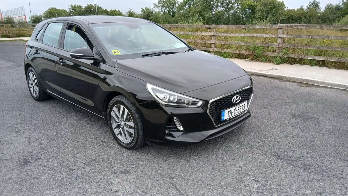 Hyundai i30 2017 deluxe hatch back - Image 1