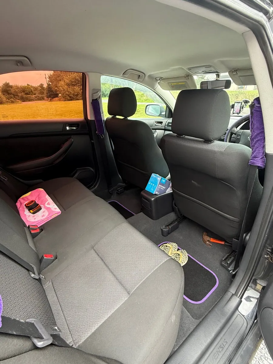 Toyota Avensis 2007 - Image 2