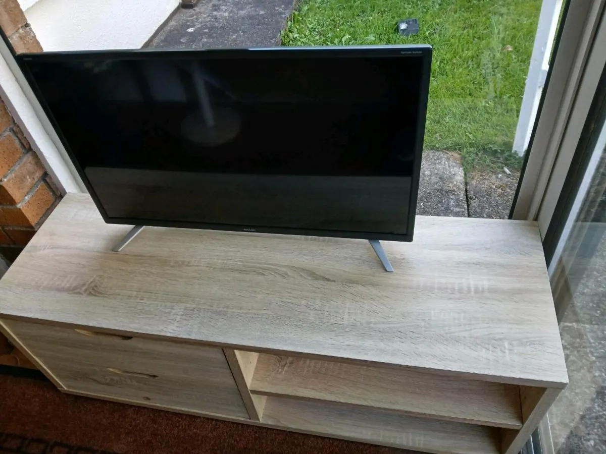 Tv stand. - Image 3
