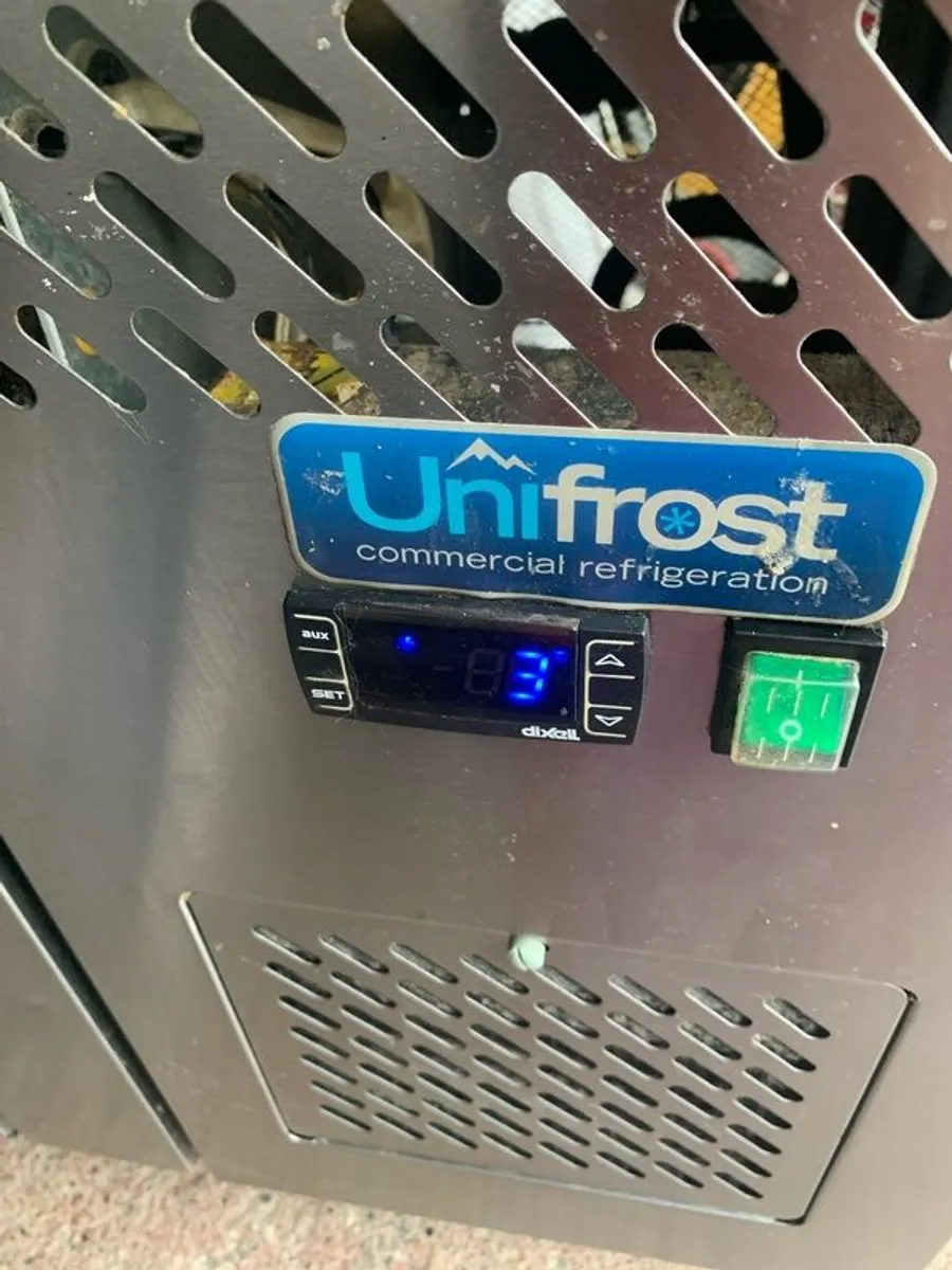 commerical fridge - Image 1