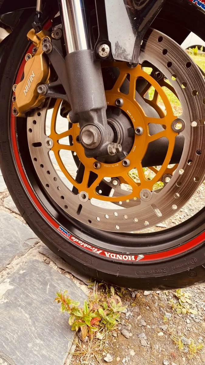 Motorbike - Image 4