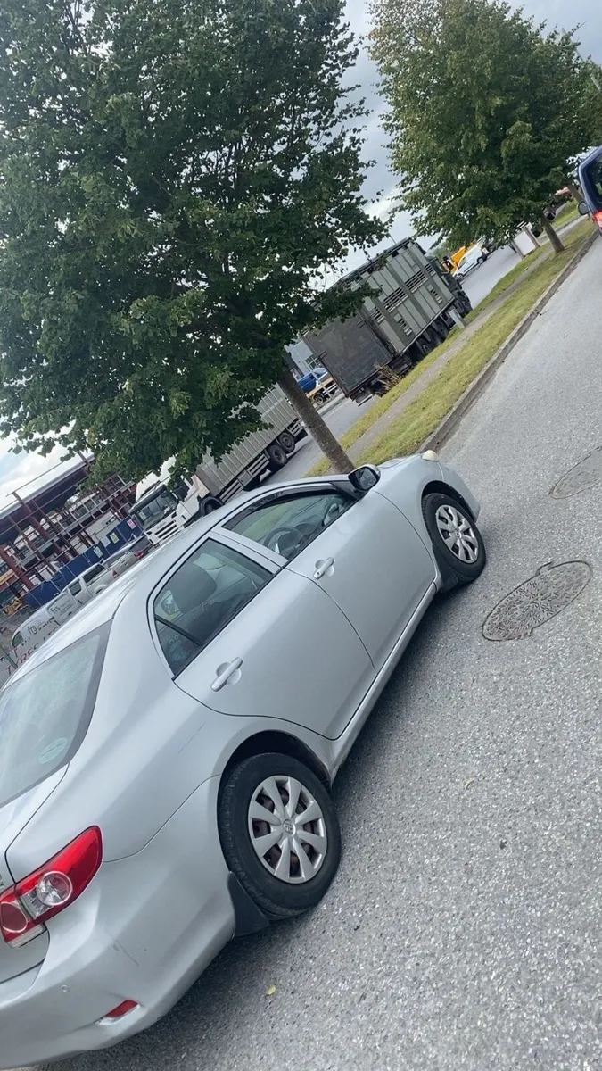 Toyota Corolla - Image 2