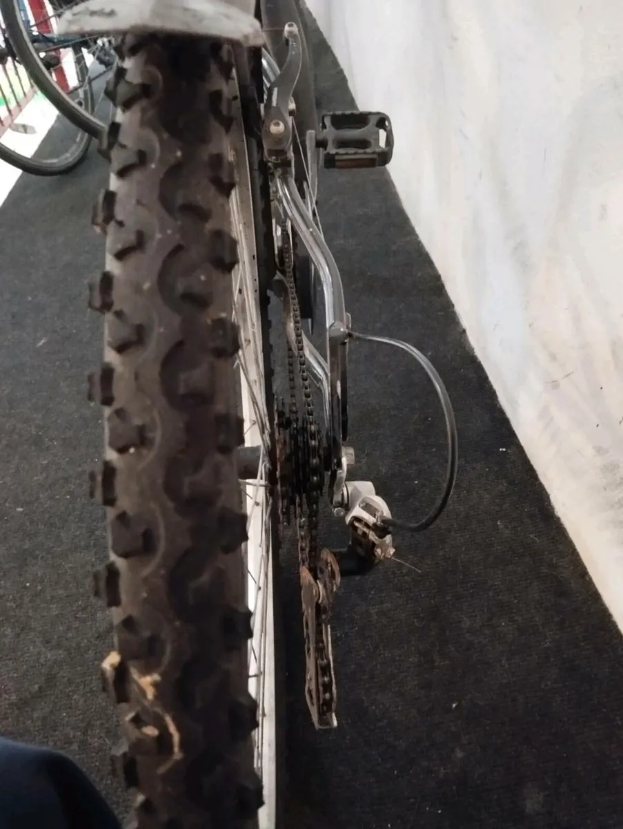 Boys 26inch bike - Image 3