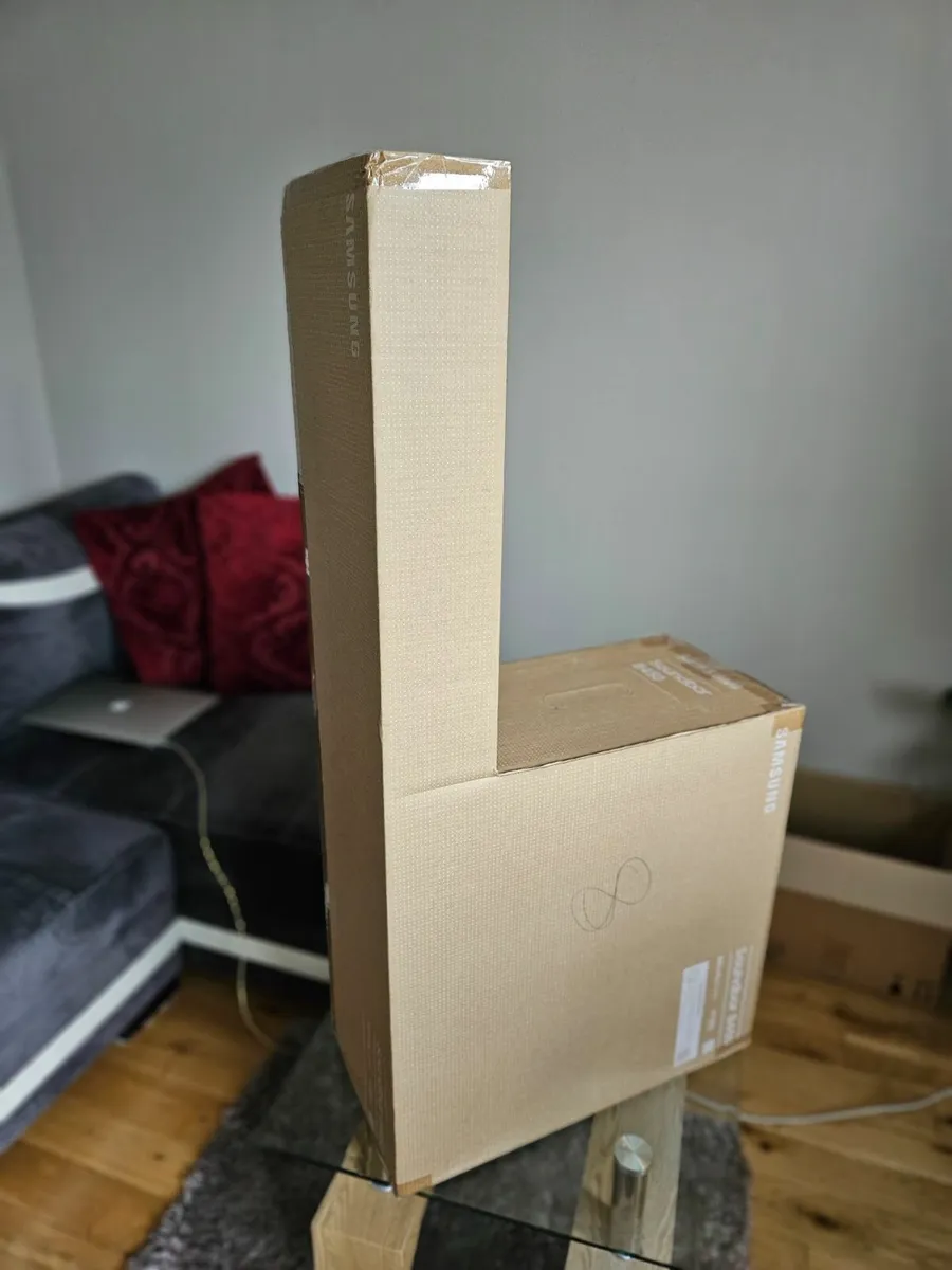 SOUNDBAR  SAMSUNG  B 450 - Image 1