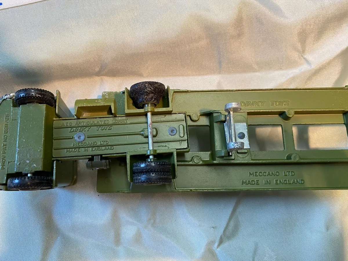 Dinky AEC Articulated Lorry & Chieftain Tank - Image 4