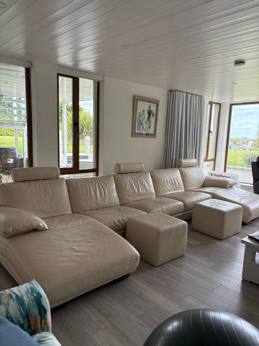 Natuzzi - Real Cream Leather - 5 Seater Sofa with double chaises. 2 matching footstools and 3 headrests - Image 2