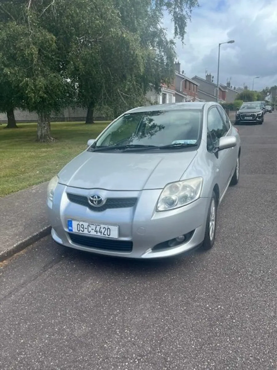 Toyota Auris 2009 - Image 1