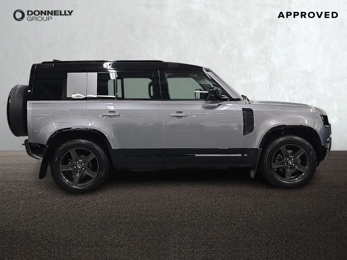 Land Rover Defender Diesel Estate X-Dynamic SE - Image 3