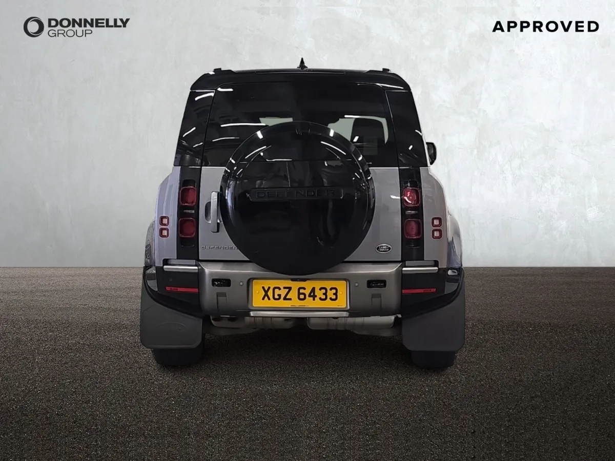 Land Rover Defender Diesel Estate X-Dynamic SE - Image 4