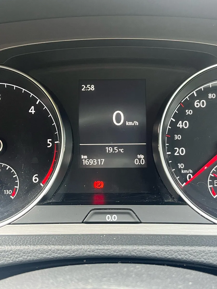 Volkswagen Golf 2014 **LOW MILEAGE* - Image 3
