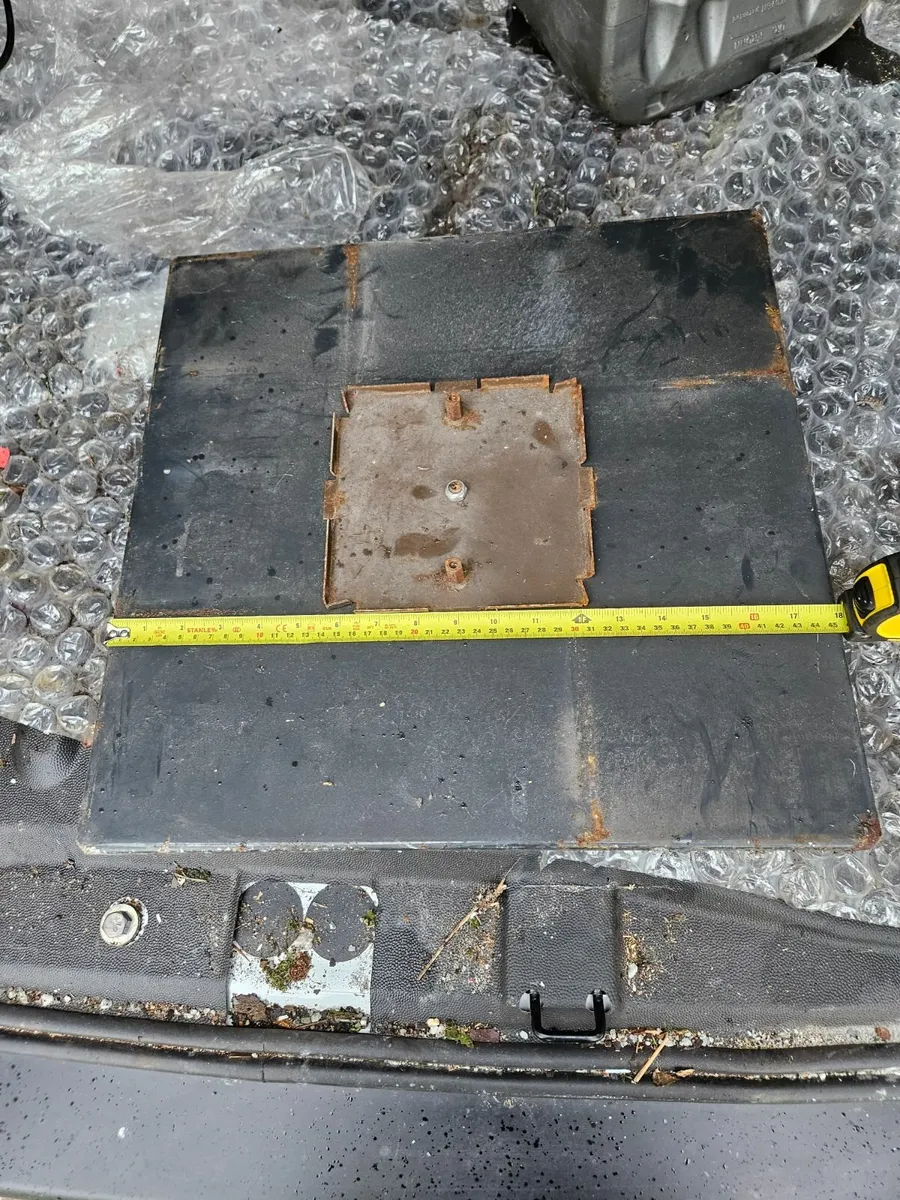 45cm x 45cm Turntable. - Image 1