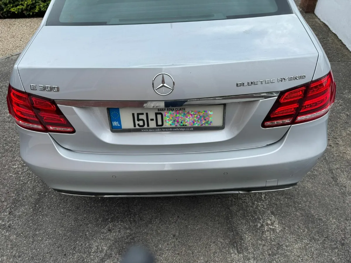Mercedes-Benz E300 Bluetec Diesel Hybrid - Image 4