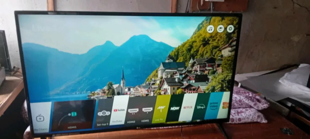 49 inch 4k smart tv - Image 2