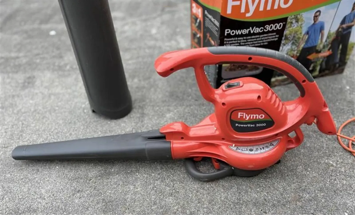 3 in 1 LeafBlower [Flymo PowerVac 3000] - Image 2