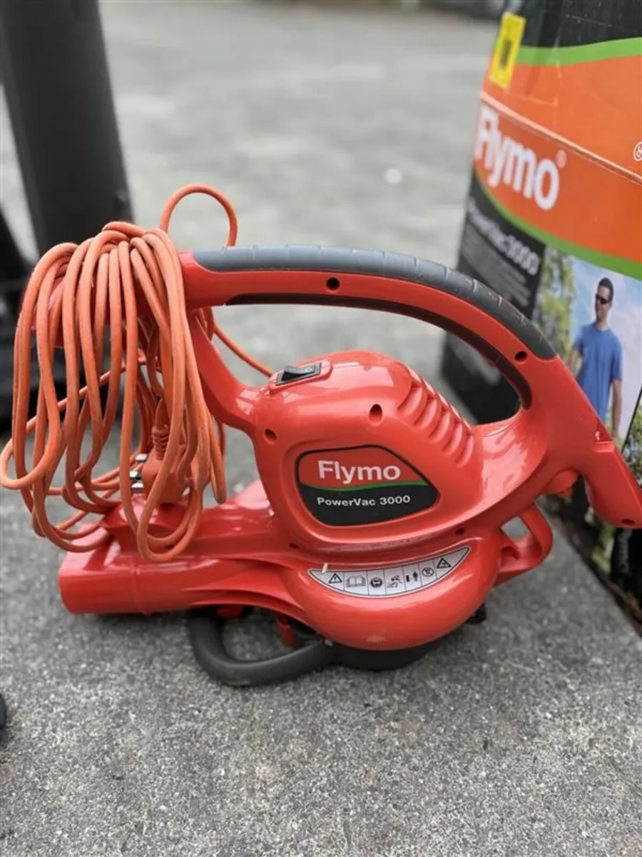 3 in 1 LeafBlower [Flymo PowerVac 3000] - Image 4