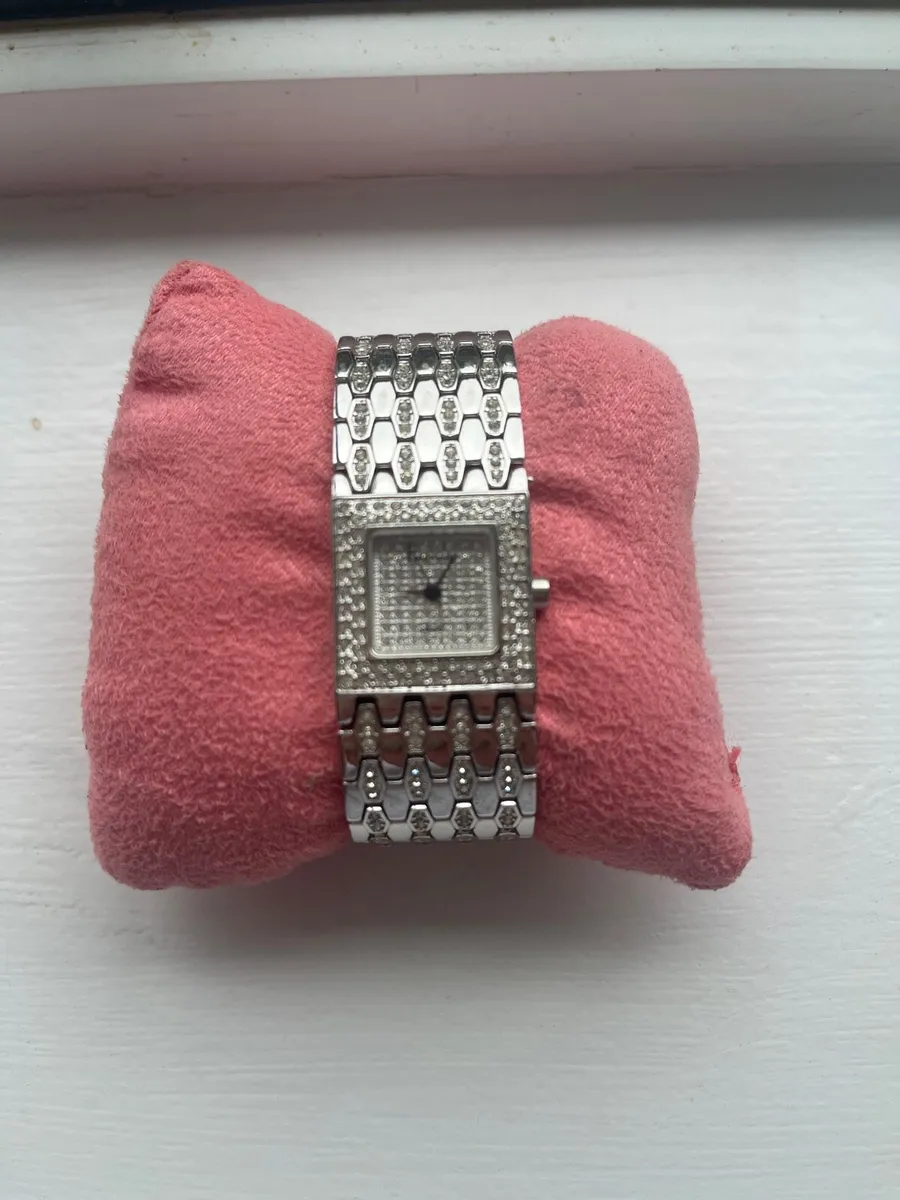 Watch. - Image 2