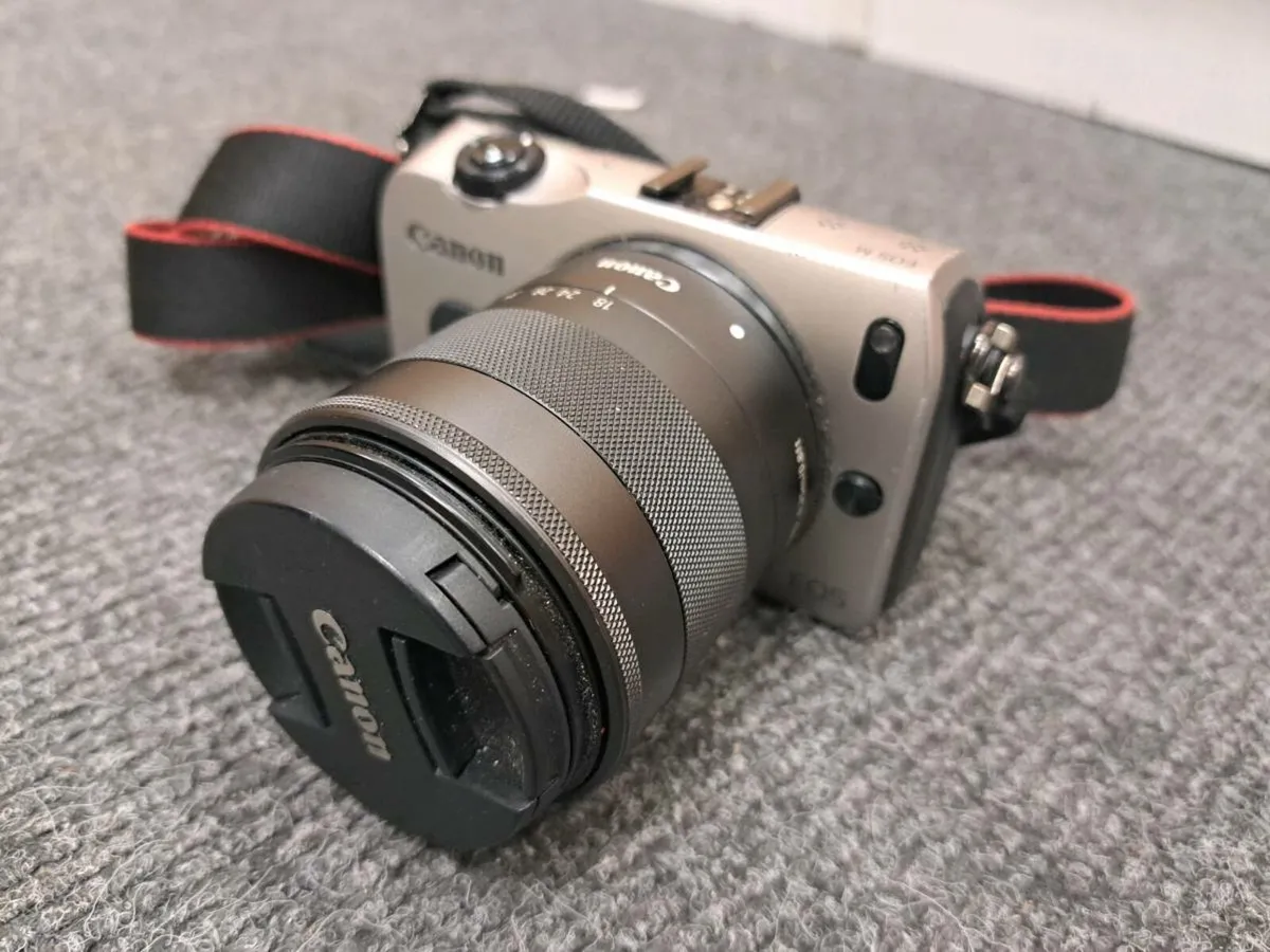 CAMERA CANON EOS - Image 3
