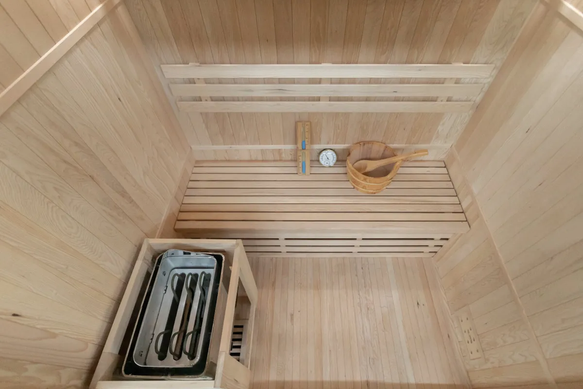 Traditional Sauna | Indoor | 3 Person | Lisbon 3 - Image 4