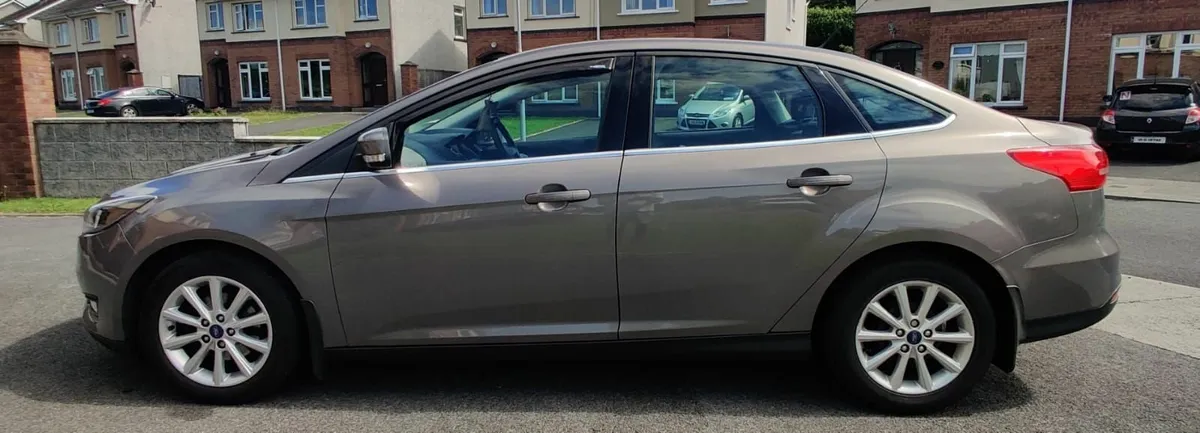 Ford Focus 2015 - Image 2