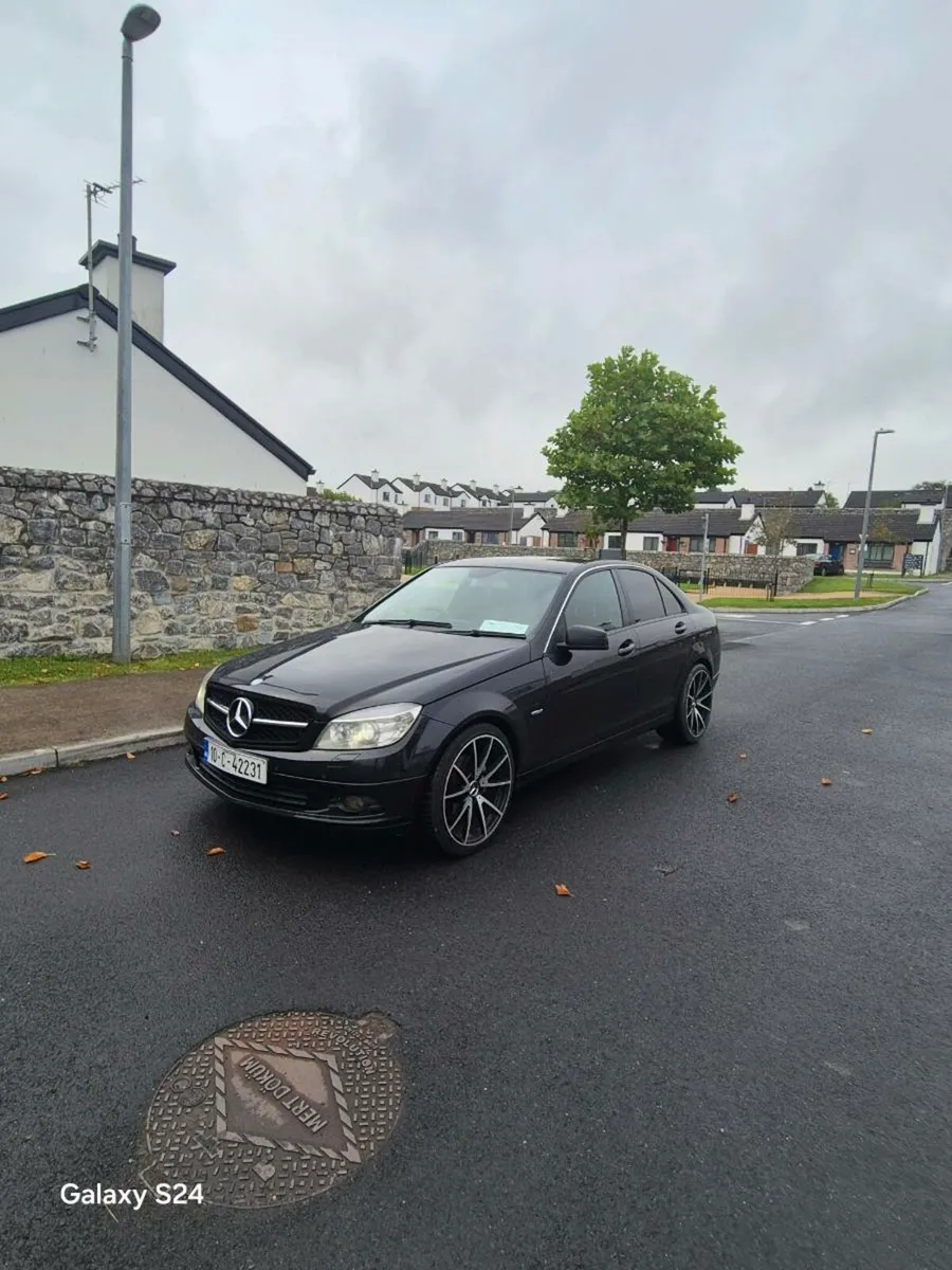 Mercedes  C Series 2010 Diesel - Image 2