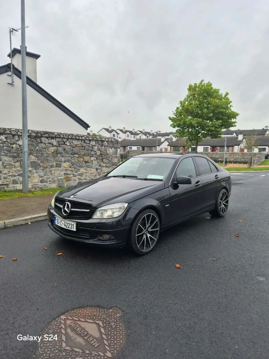 Mercedes  C Series 2010 Diesel - Image 3