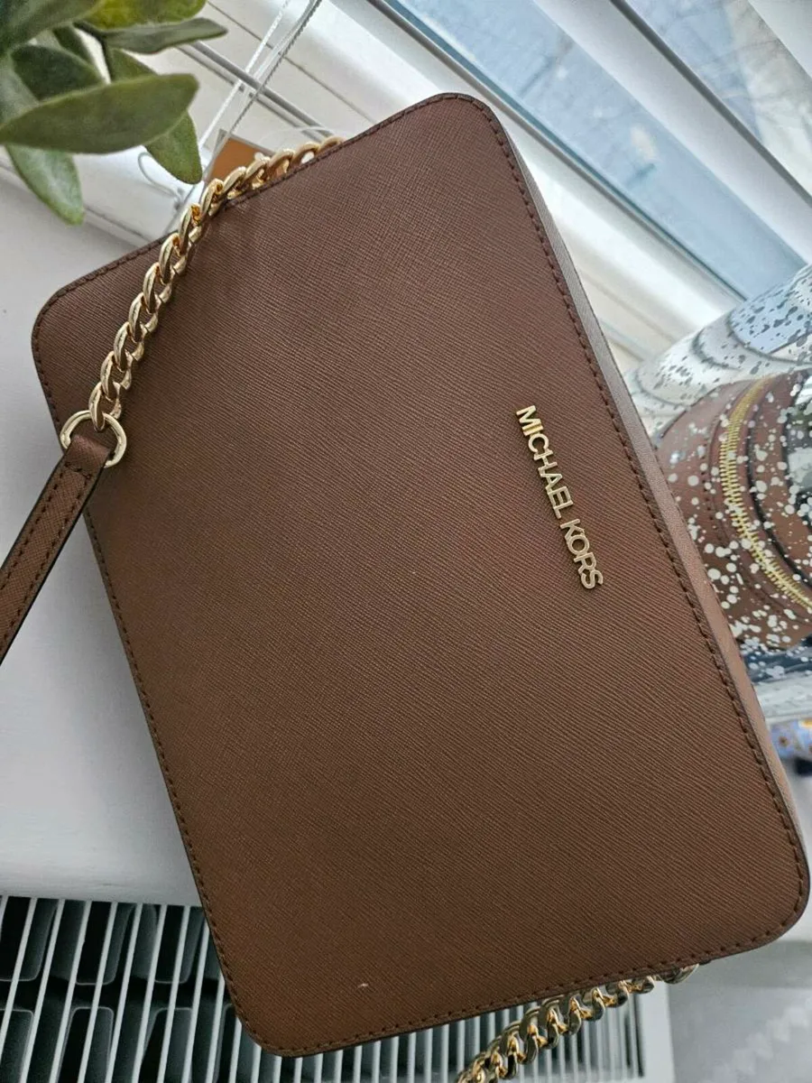 Michael kors bag and wallet - Image 4