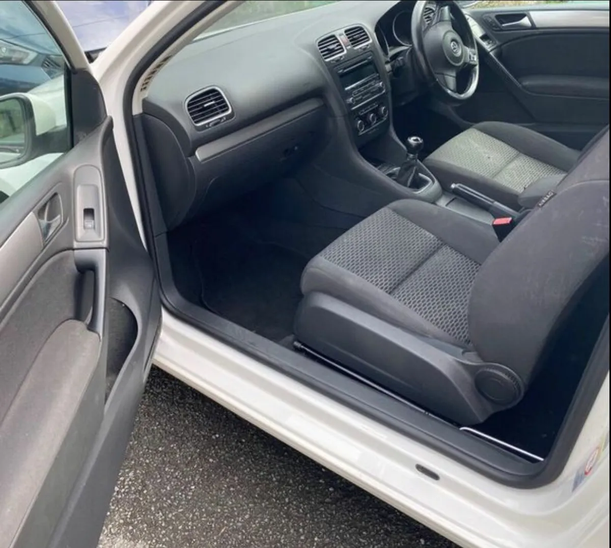 Volkswagen Golf 2012 - Image 2
