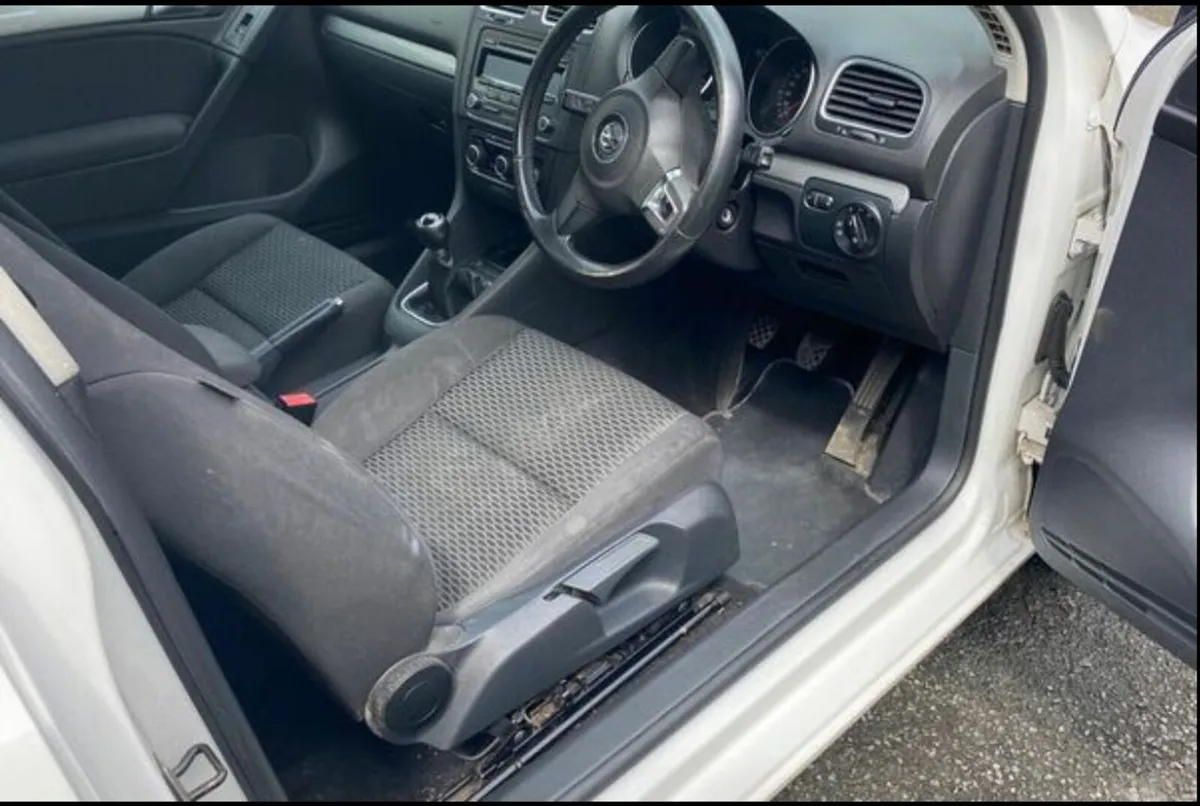 Volkswagen Golf 2012 - Image 4