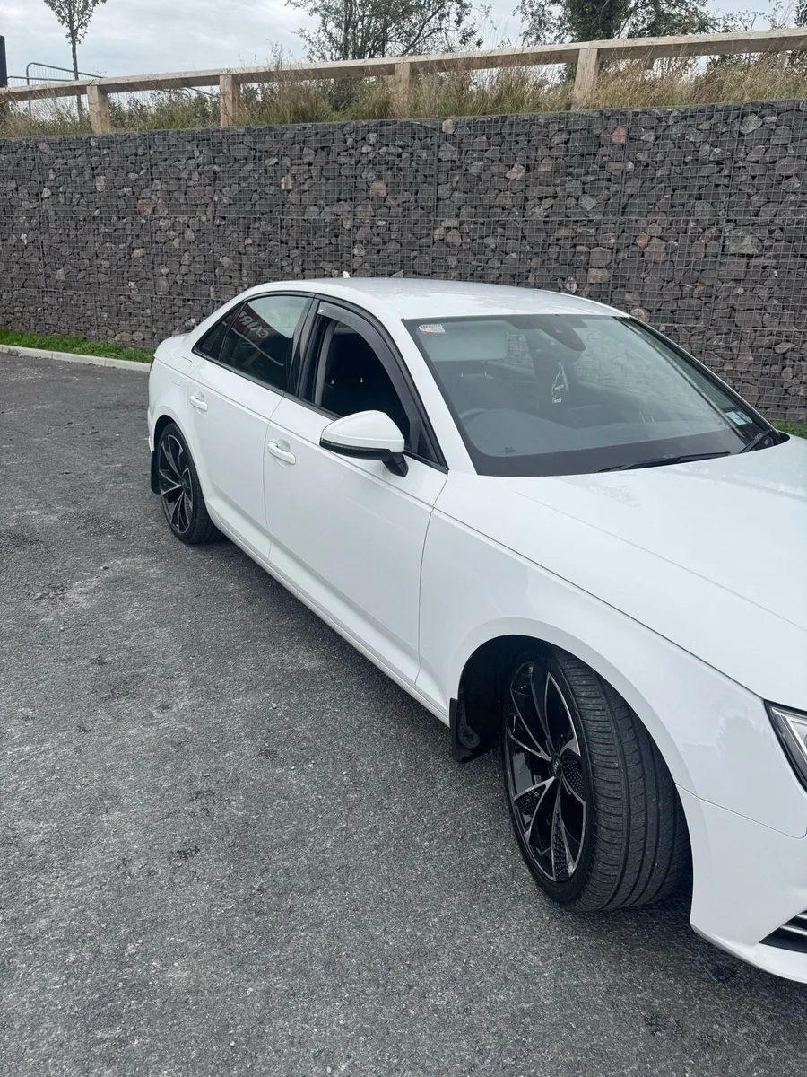 162 Audi A4 - Image 2
