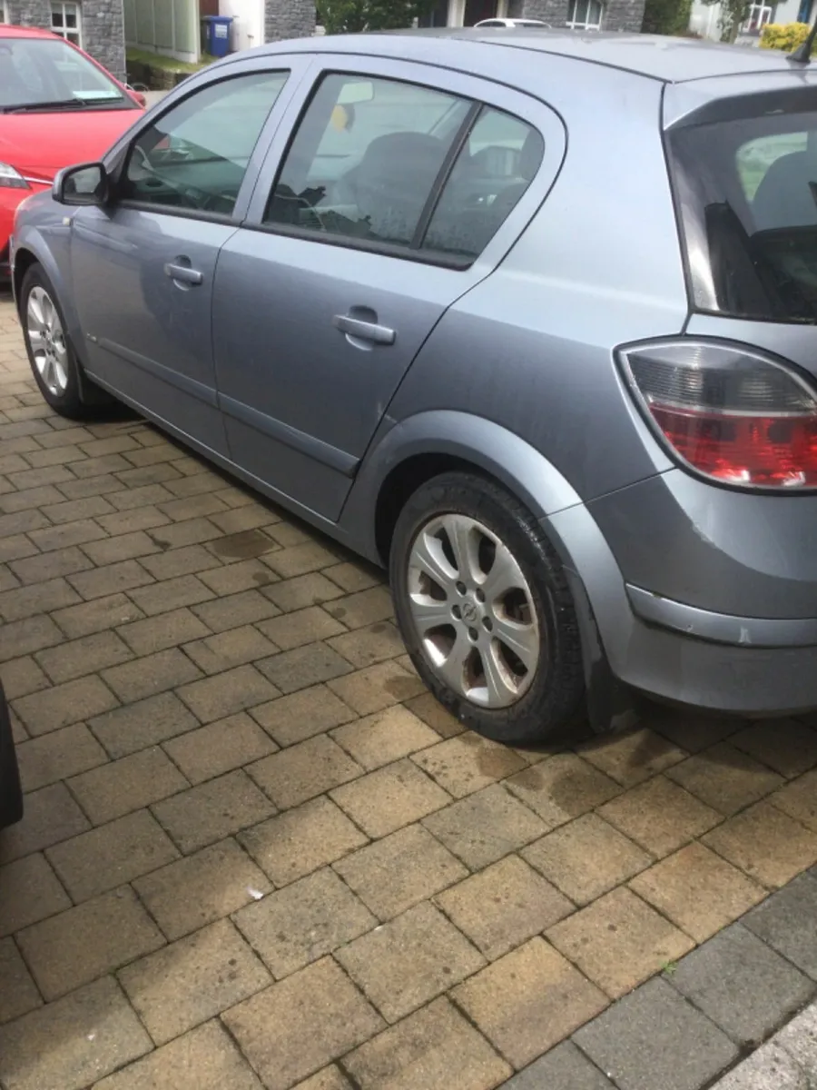Opel Astra 2008 - Image 1