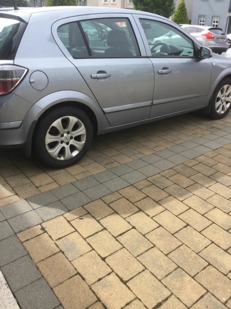 Opel Astra 2008 - Image 2