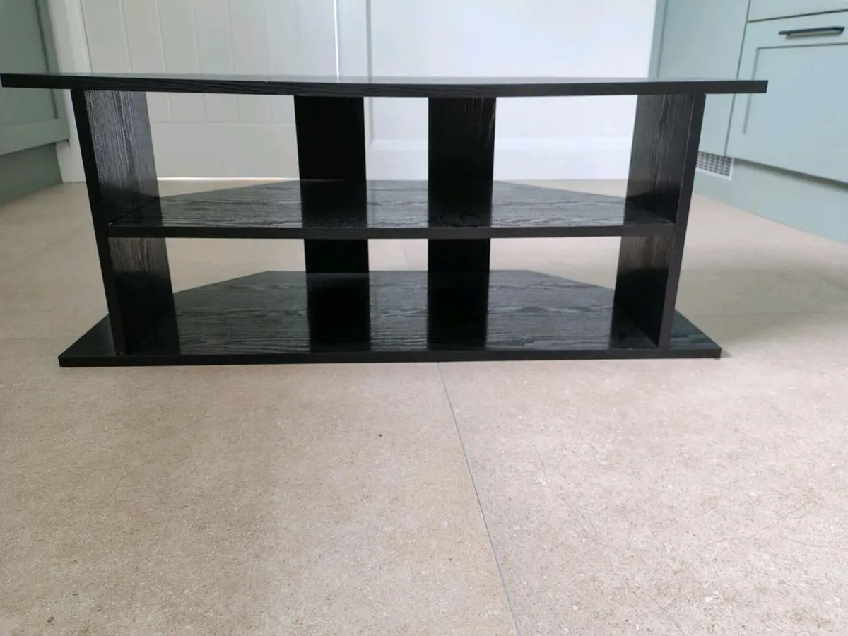 TV Unit - Image 2