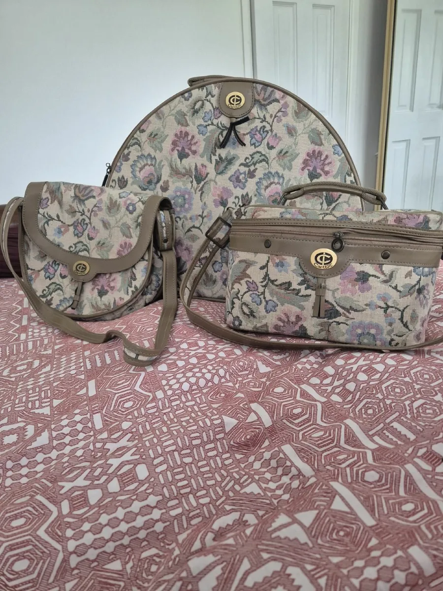 3 Piece Weekend Luggage Set - Image 1