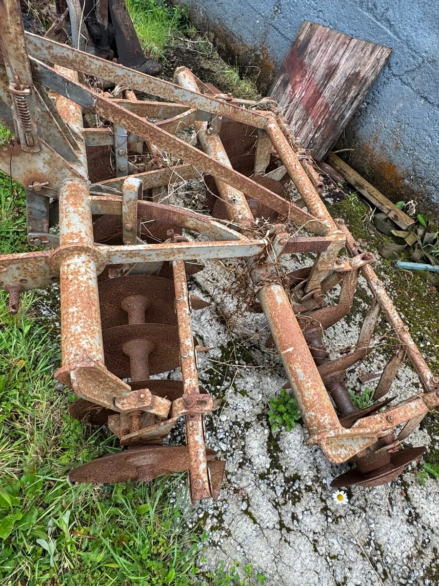 Ferguson ridger, mower, disc harrow, link box - Image 4