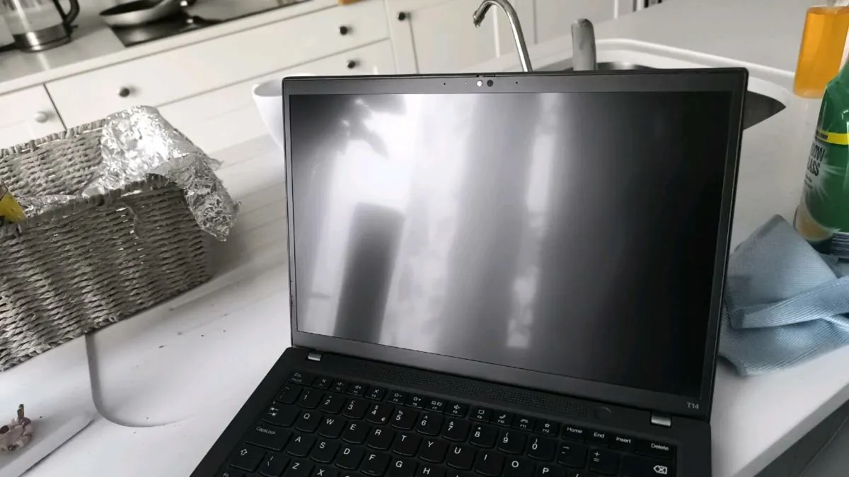 Laptop - Image 2