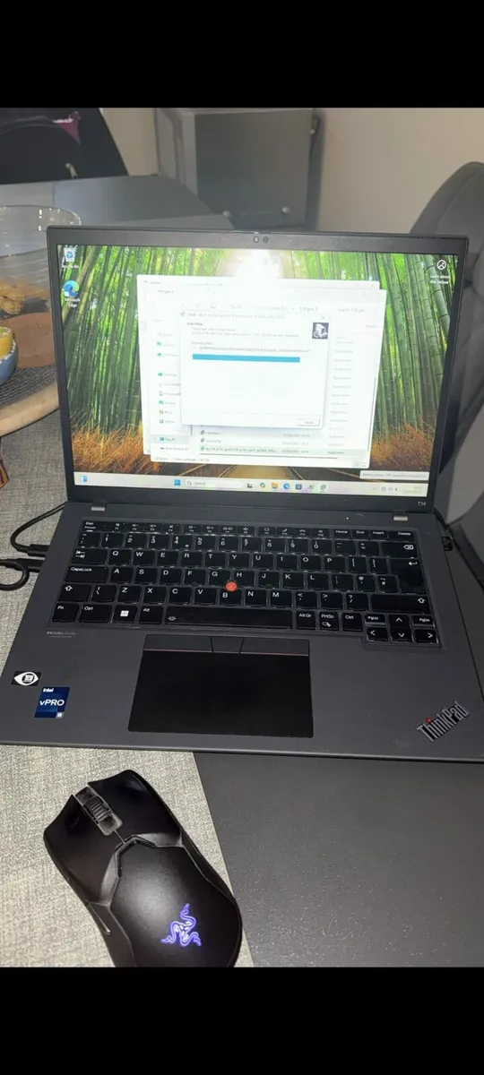 Laptop - Image 3