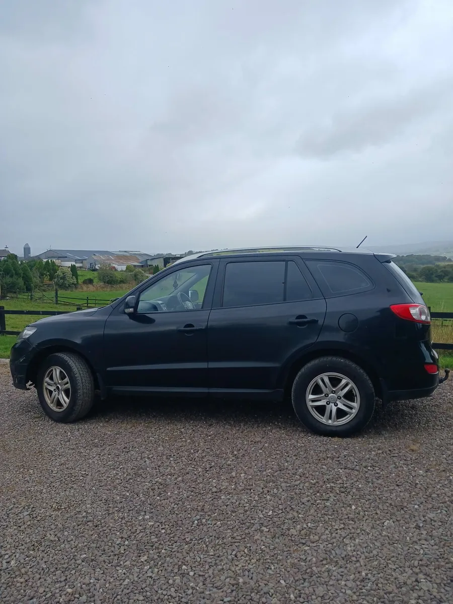 Hyundai santa-fe - Image 2