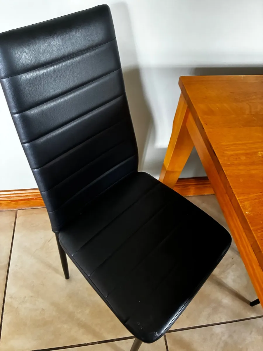 Table & 6 chairs - Image 2