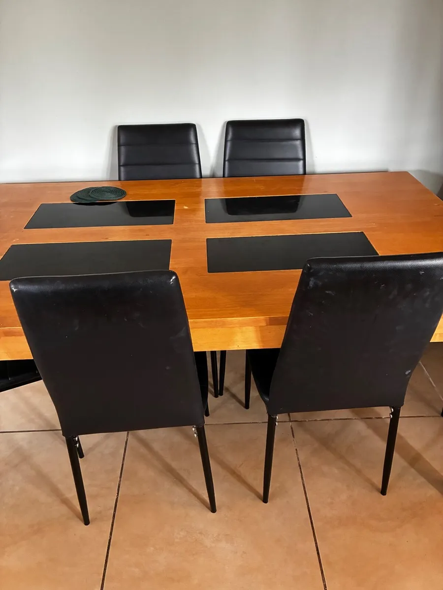 Table & 6 chairs - Image 4