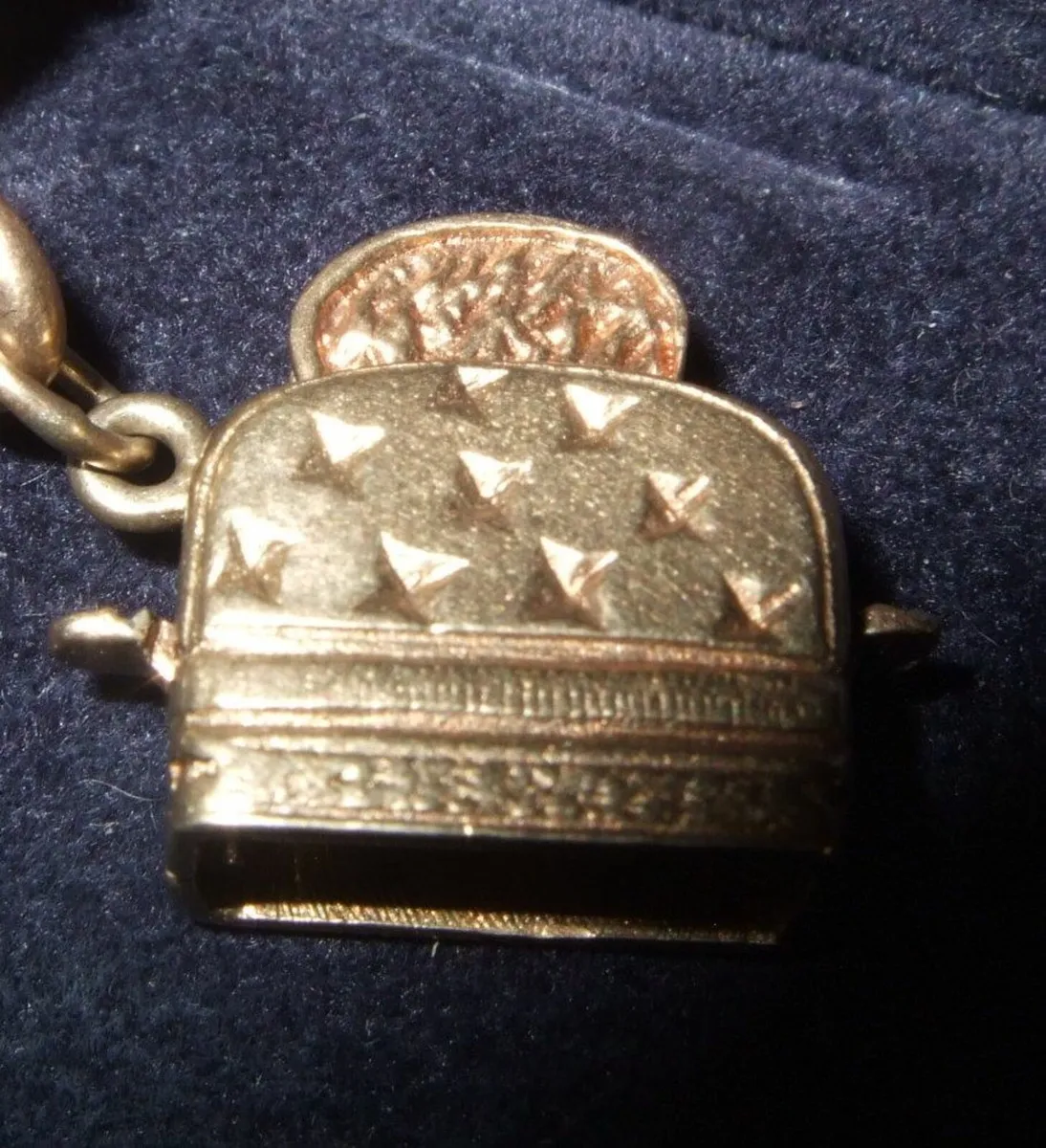 Vintage Hallmarked 9ct Gold 'Toaster' Charm - Image 1