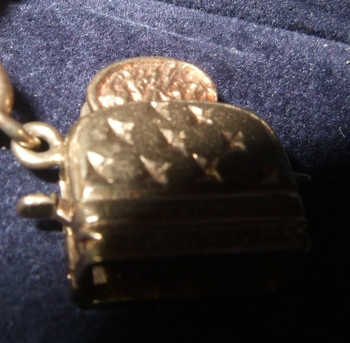Vintage Hallmarked 9ct Gold 'Toaster' Charm - Image 2