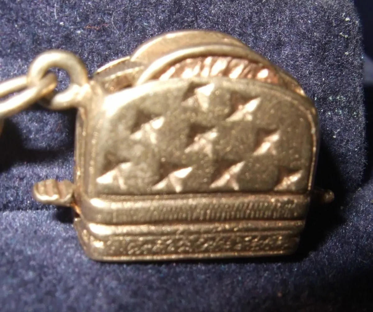 Vintage Hallmarked 9ct Gold 'Toaster' Charm - Image 4