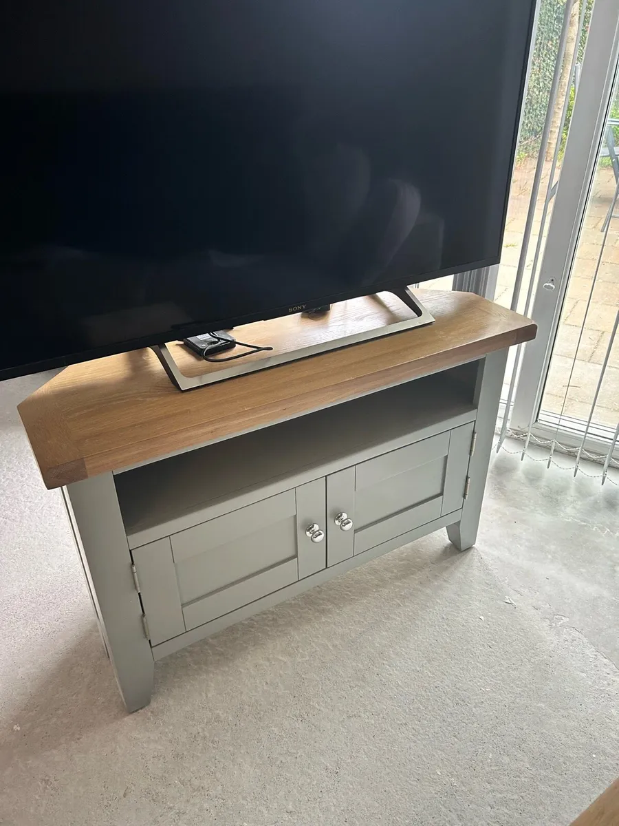 Tv unit