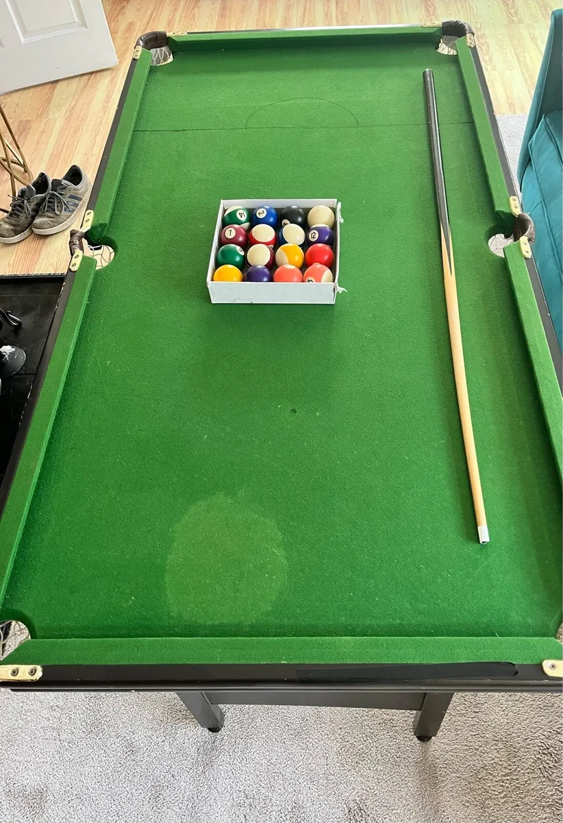 Small kids pool table - Image 1