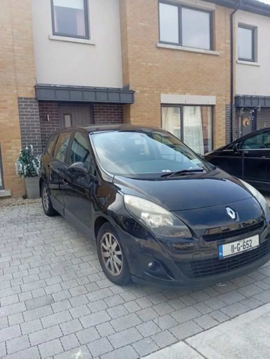 Renault Grand Scenic 2011 - Image 2