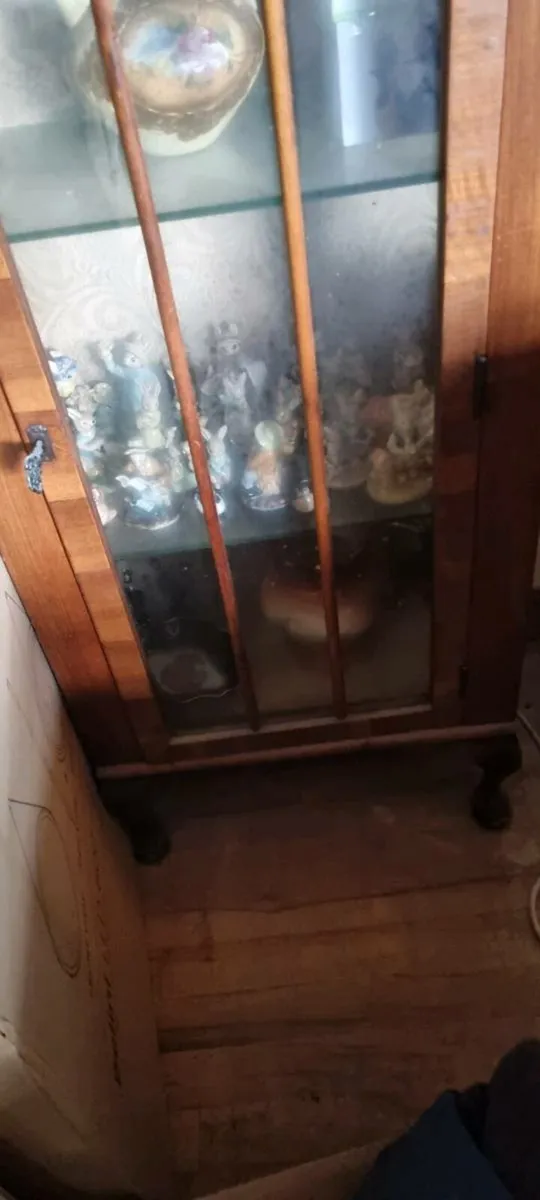 ANTIQUE OAK CABINET AND 2 OTHER ITEMS - Image 4