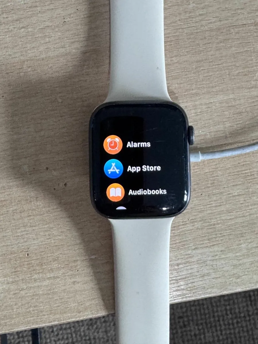 Apple watch series 6 - Image 3